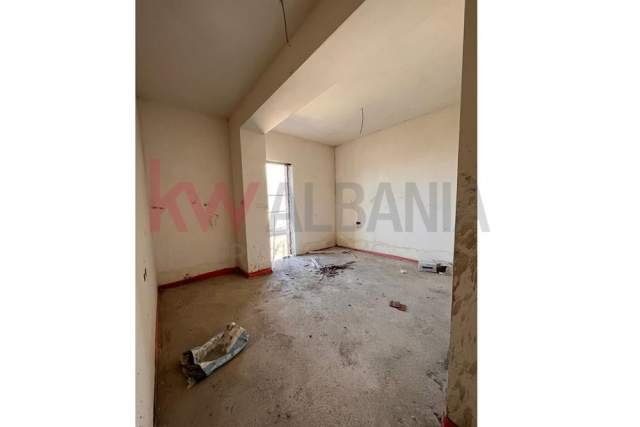 Tirane, shitet apartament 3+1+BLK 204.000 Euro