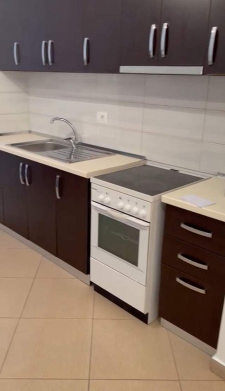 Tirane, jepet me qera apartament 2+1+BLK Kati 5, 90 m² 40.000 Leke (Rrethrrotullimi i Selites)