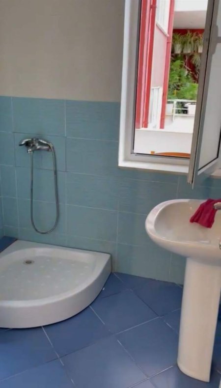 Tirane, jepet me qera apartament 2+1+BLK Kati 5, 90 m² 40.000 Leke (Rrethrrotullimi i Selites)