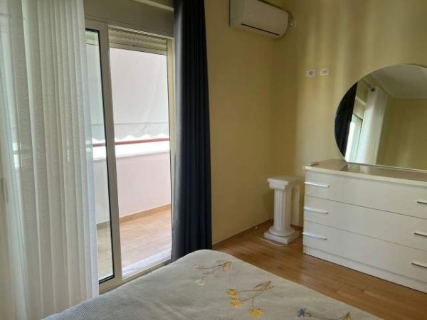 Tirane, jepet me qera apartament 2+1+BLK Kati 2, 120 m² 600 Euro (prane Restorant Kapiten Mir Zoti)