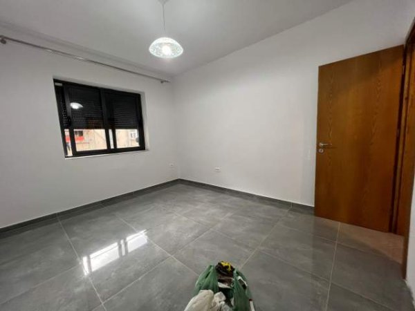Tirane, jepet me qera apartament 1+1+BLK Kati 3, 60 m² 400 euro (Ndre Mjeda)