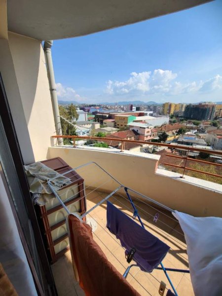 Tirane, jepet me qera apartament 1+1+BLK Kati 8, 70 m² 300 Euro (rruga Aleksander Moisiu)
