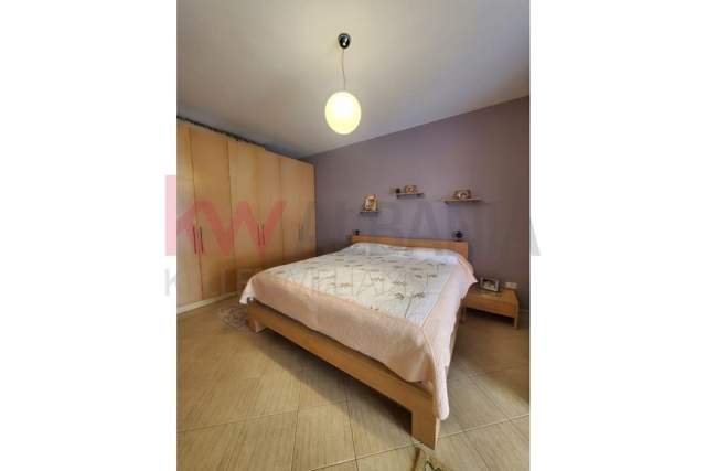 Tirane, shitet apartament Kati 3, 168 m² 225.000 Euro (Kopshti Botanik)