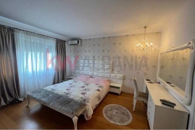 Tirane, jepet me qera apartament 2+1+BLK Kati 8, 105 m² 600 Euro (Brryli)