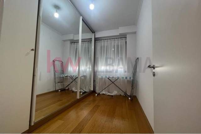 Tirane, jepet me qera apartament 2+1+BLK Kati 8, 105 m² 600 Euro (Brryli)