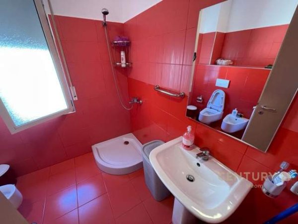 Tirane, jepet me qera apartament 2+1 Kati 2, 85 m² 650 Euro (LIQENI I THATE)