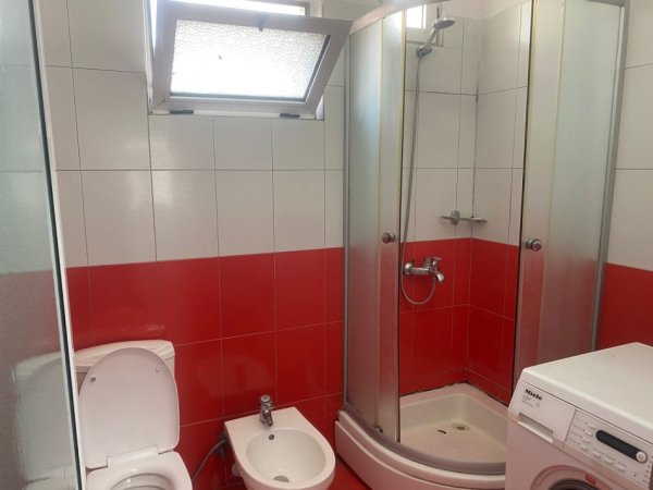 Tirane, jepet me qera apartament 1+1 Kati 0, 54 m² 400 € (rruga e Dibres tek QSUT Tirane)