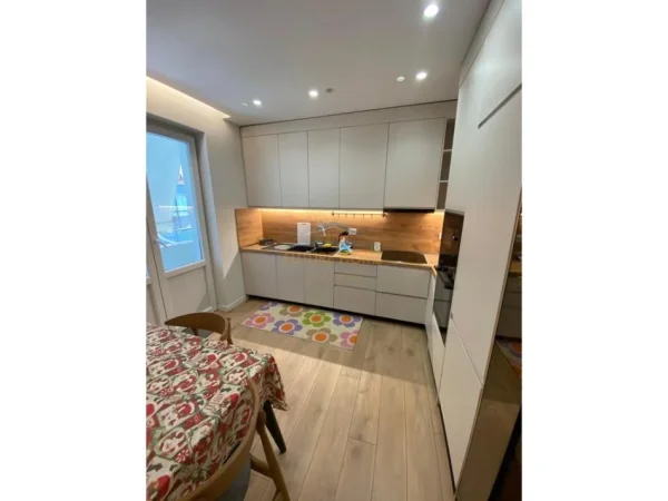 0683487469 Tirane, jepet me qera apartament 2+1 Kati 3, 66 m² 850 € (MYSLYM SHYRI)