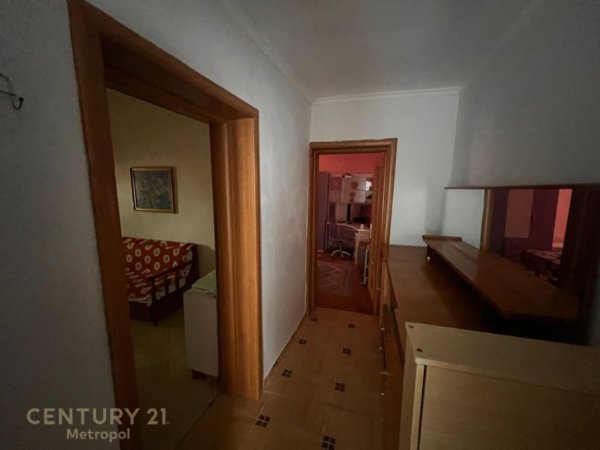 Tirane, jepet me qera apartament 1+1 Kati 3, 60 m² 380 € (Qyteti Studenti)