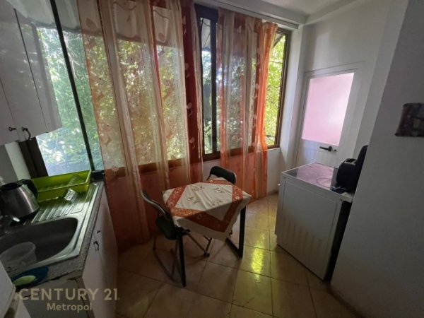 Tirane, jepet me qera apartament 1+1 Kati 3, 60 m² 380 € (Qyteti Studenti)