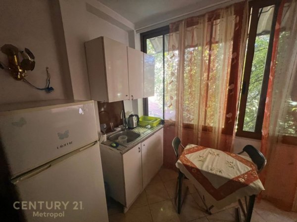 Tirane, jepet me qera apartament 1+1 Kati 3, 60 m² 380 € (Qyteti Studenti)