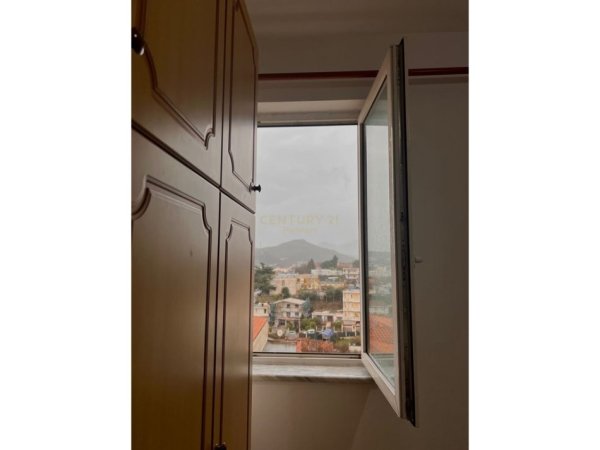 Tirane, jepet me qera apartament 2+1+Ballkon Kati 5, 80 m² 350 € (Profarma)