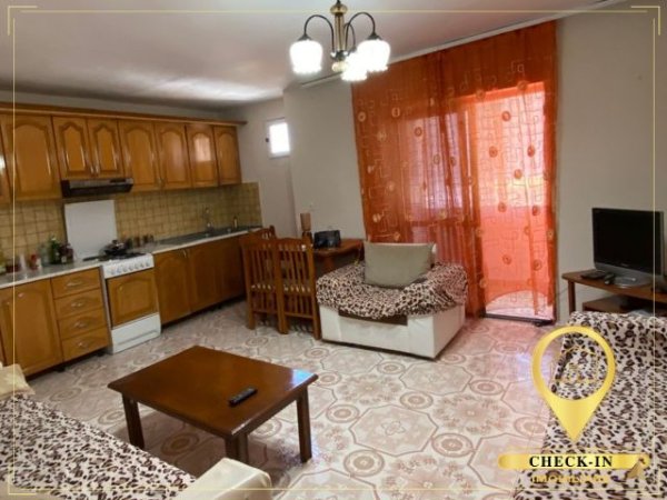 Tirane, jepet me qera apartament 1+1+Aneks+Ballkon Kati 3, 55 m² 300 € (Rruga Hysen Loci)