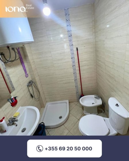 Shkembi Kavajes, shitet apartament 1+1 Kati 4, 65 m² 75.000 € (250m Distanc nga Deti)