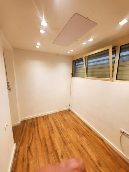 Tirane, jepet me qera apartament 2+1 Kati 2, 600 € 