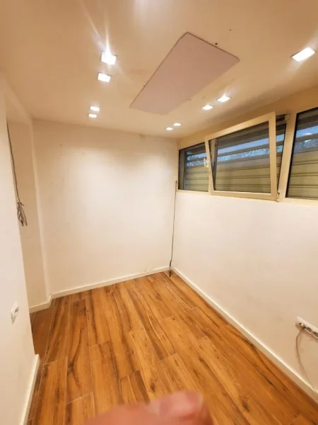 Tirane, jepet me qera apartament 2+1 Kati 2, 600 € 