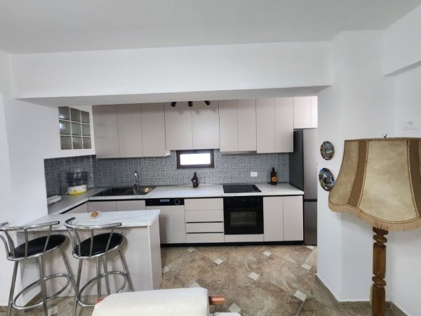 Durres, jepet me qera apartament 2+1+Aneks+Ballkon Kati 4, 90 m² 350 € 