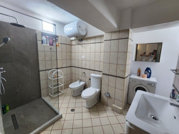 Durres, jepet me qera apartament 2+1+Aneks+Ballkon Kati 4, 90 m² 350 € 