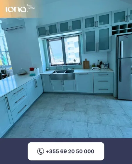 Golem, shitet apartament+verande | Penthouse Kati 4, 260 m² 360.000 € (50m Distanc nga Deti)