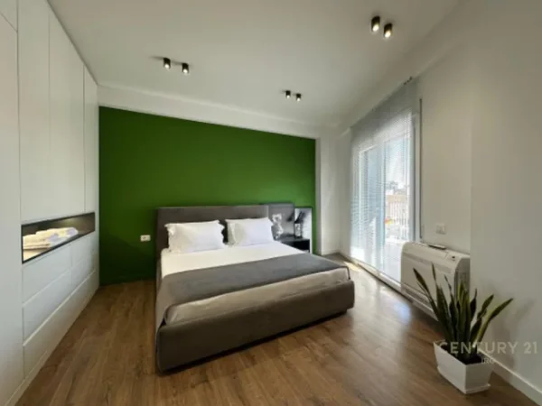 Tirane, jepet me qera apartament 2+1 Kati 3, 105 m² 1.200 € (Rruga Dibres)