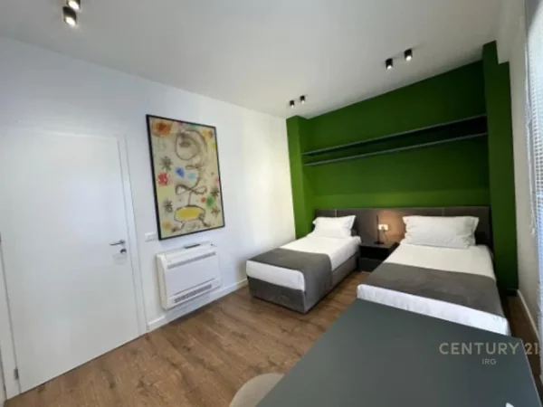 Tirane, jepet me qera apartament 2+1 Kati 3, 105 m² 1.200 € (Rruga Dibres)