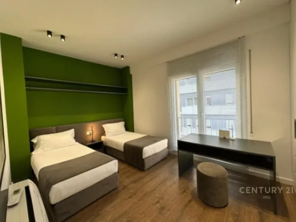 Tirane, jepet me qera apartament 2+1 Kati 3, 105 m² 1.200 € (Rruga Dibres)