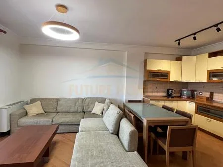 Tirane, shitet apartament 2+1 Kati 7, 106 m² 168.000 € (Kinostudio)