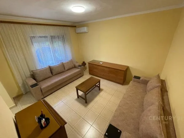 Tirane, shes apartament 2+1 Kati 1, 98 m² 195.000 € (Rruga Fortuzi)