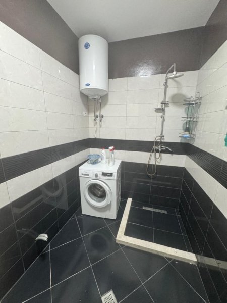 Tirane, jepet me qera apartament 1+1+Ballkon Kati 2, 65 m² 600 € (Rr. Haxhi Dalliu Pas Shkencave te Natyres,)