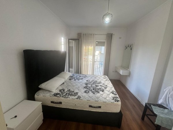 Tirane, jepet me qera apartament 1+1+Ballkon Kati 2, 65 m² 600 € (Rr. Haxhi Dalliu Pas Shkencave te Natyres,)