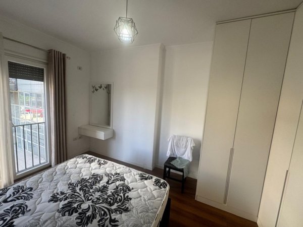Tirane, jepet me qera apartament 1+1+Ballkon Kati 2, 65 m² 600 € (Rr. Haxhi Dalliu Pas Shkencave te Natyres,)