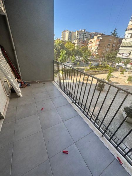Tirane, jepet me qera apartament 1+1+Ballkon Kati 2, 65 m² 600 € (Rr. Haxhi Dalliu Pas Shkencave te Natyres,)