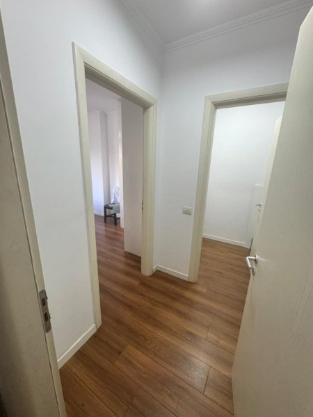 Tirane, jepet me qera apartament 1+1+Ballkon Kati 2, 65 m² 600 € (Rr. Haxhi Dalliu Pas Shkencave te Natyres,)