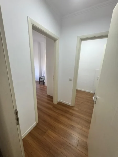 Tirane, jepet me qera apartament 1+1+Ballkon Kati 2, 65 m² 600 € (Rr. Haxhi Dalliu Pas Shkencave te Natyres,)