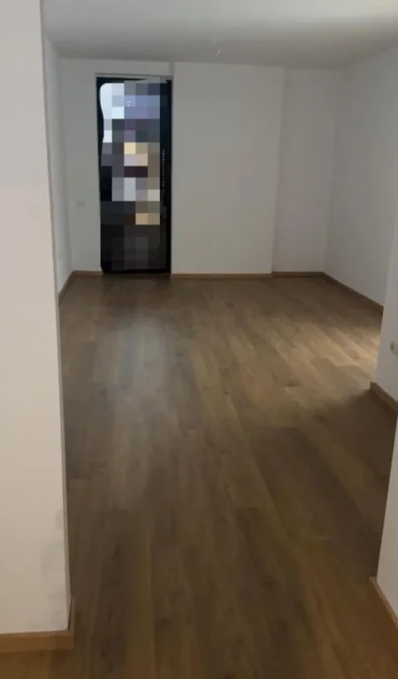 Tirane, jap me qera zyre Kati 2, 56 m² 550 € (shkolla e kuqe)