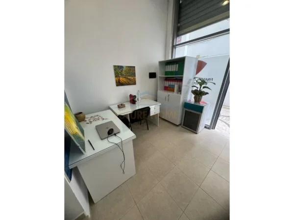 Tirane, shitet ambjent biznesi Kati 0, 37 m² 140.000 € (rruga e BOGDANEVE)