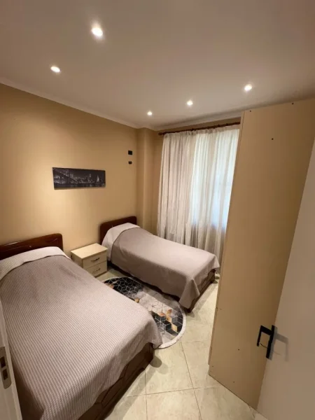 Tirane, jepet me qera apartament 2+1+Ballkon Kati 1, 95 m² 500 € (DON BOSKO)