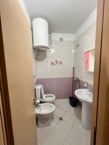 Tirane, jepet me qera apartament 2+1+Aneks+Ballkon Kati 7, 110 m² 650 € (Don Bosko)