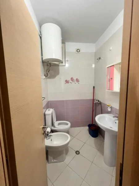 Tirane, jepet me qera apartament 2+1+Aneks+Ballkon Kati 7, 110 m² 650 € (Don Bosko)
