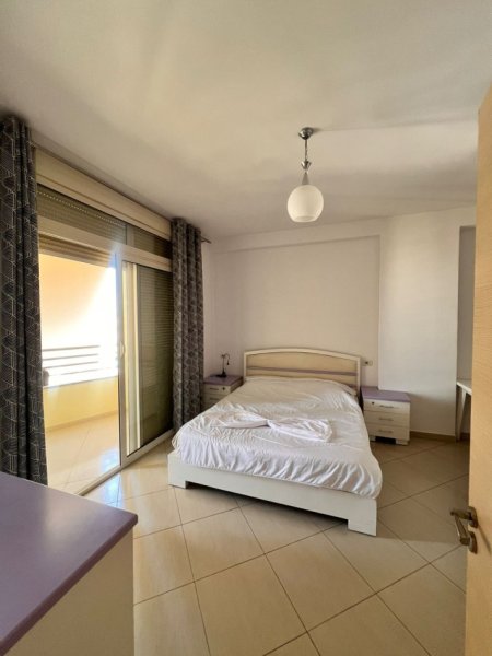 Tirane, jepet me qera apartament 2+1+Aneks+Ballkon Kati 7, 110 m² 650 € (Don Bosko)