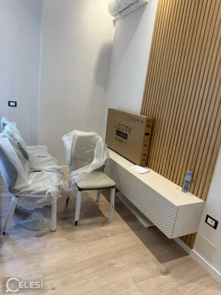 Tirane, jepet me qera apartament 1+1+Ballkon Kati 2, 60 m² 900 € (RRUGA E DIBRES)