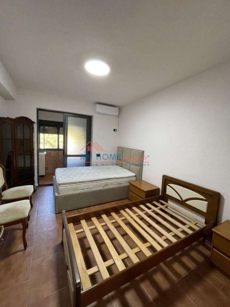 Tirane, jepet me qera apartament 1+1 Kati 2, 48 m² 450 € (Rruga Muhamet Gjollesha)