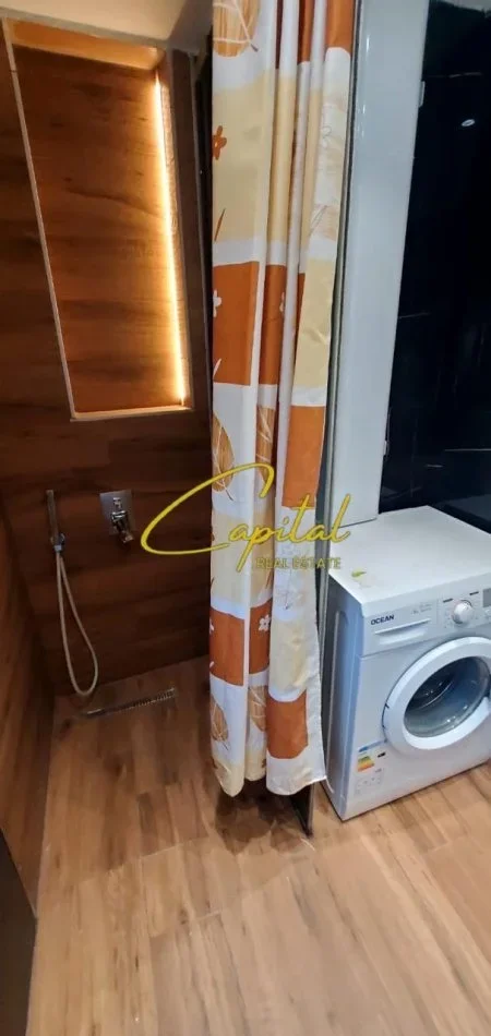 Tirane, jepet me qera zyre Kati 0, 75 m² 650 € (MEDRESEJA)