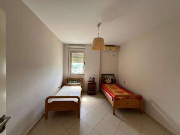 Tirane, jepet me qera apartament 2+1+Ballkon Kati 7, 110 m² 450 € (Rr. Besim Alla Misto Mame)