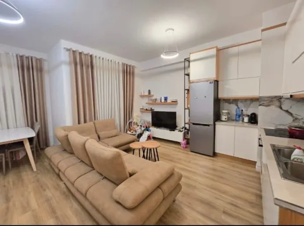Tirane, jepet me qera apartament 1+1 Kati 4, 400 € (Kompleksi Mangalem 21)