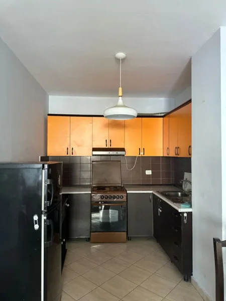 Tirane, jepet me qera apartament 1+1+Aneks+Ballkon Kati 6, 82 m² 500 € (selvia)