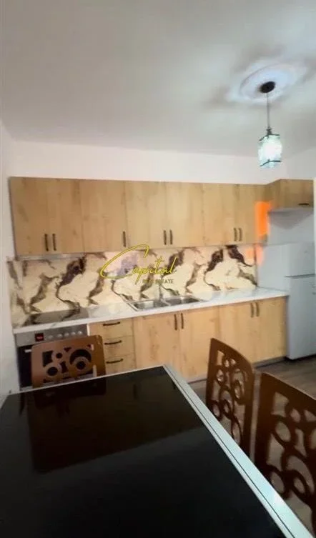 Tirane, jepet me qera apartament 2+1 Kati 4, 87 m² 450 € (SHKOZE)