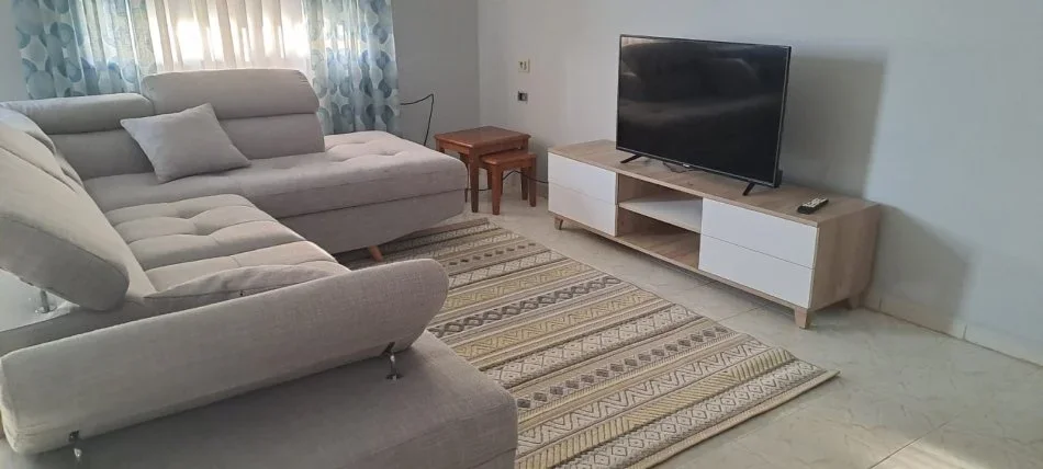 Tirane, jepet me qera apartament 2+1+Ballkon Kati 4, 80 m² 550 € (IRFAN TOMINI)