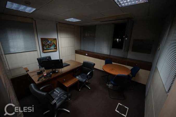 Tirane, jepet me qera ambjent biznesi Kati 0, 290 m² 6.270 € (RRUGA E KAVAJES)