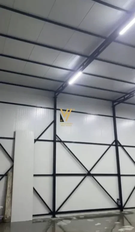 Tirane, jepet me qera magazine Kati 0, 150 m² 1.200 € (QTU)